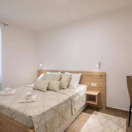 Direct Beach Apartments Jesenice  Exteriér fotografie